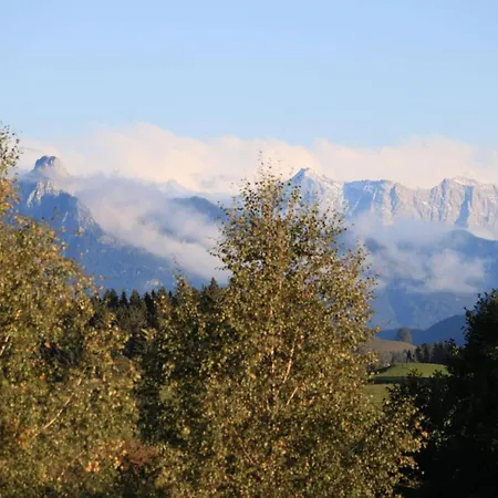 With Private Garden And Mountain Views Apartment